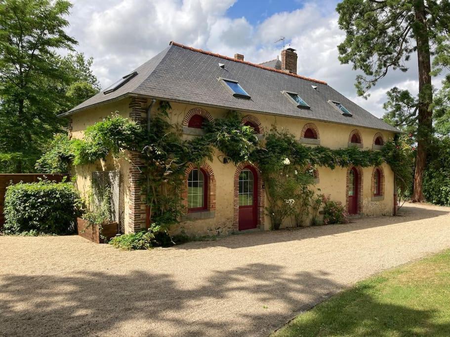 Les Bosquets Villa Saint-Ouen-Des-Toits Eksteriør billede