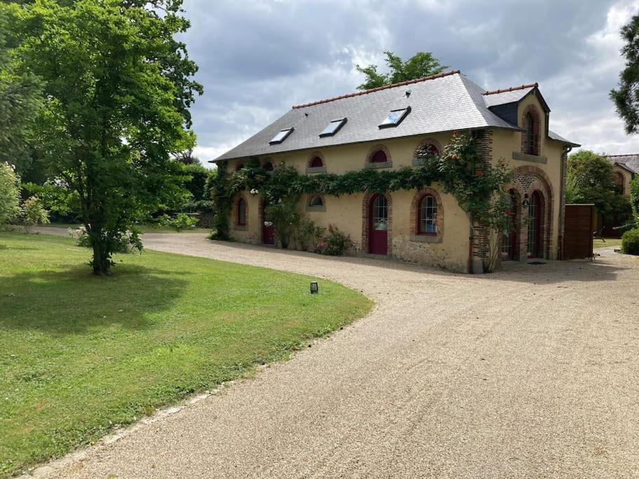 Les Bosquets Villa Saint-Ouen-Des-Toits Eksteriør billede